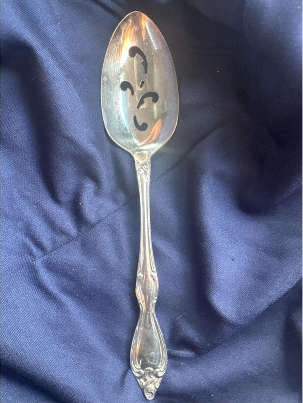 WM A Rogers Oneida Silver Plate Serving Spoon